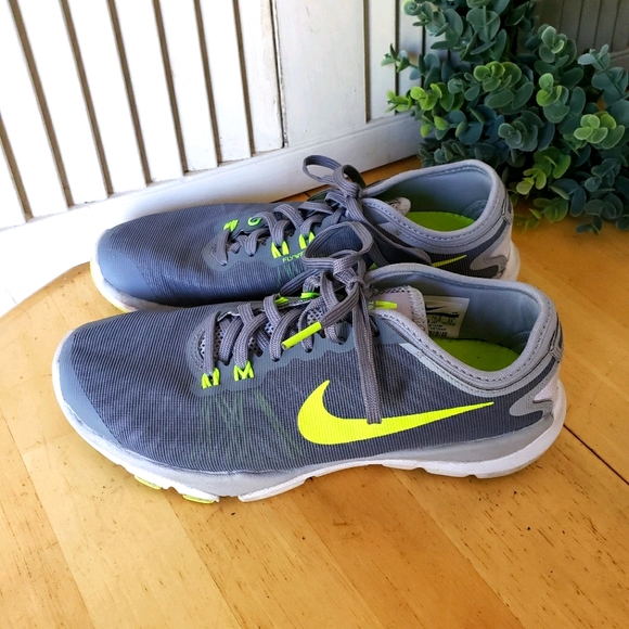 Nike Shoes - Nike Flex Supreme TR 4 HP Women's Training Sneaker